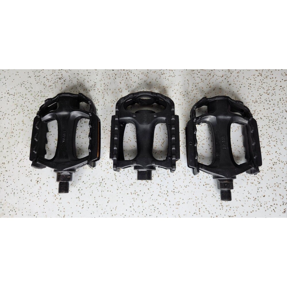 VP & Bell Pedals Universal Platform Bicycle Grip 9/16" Pedal w/ Amber Reflectors